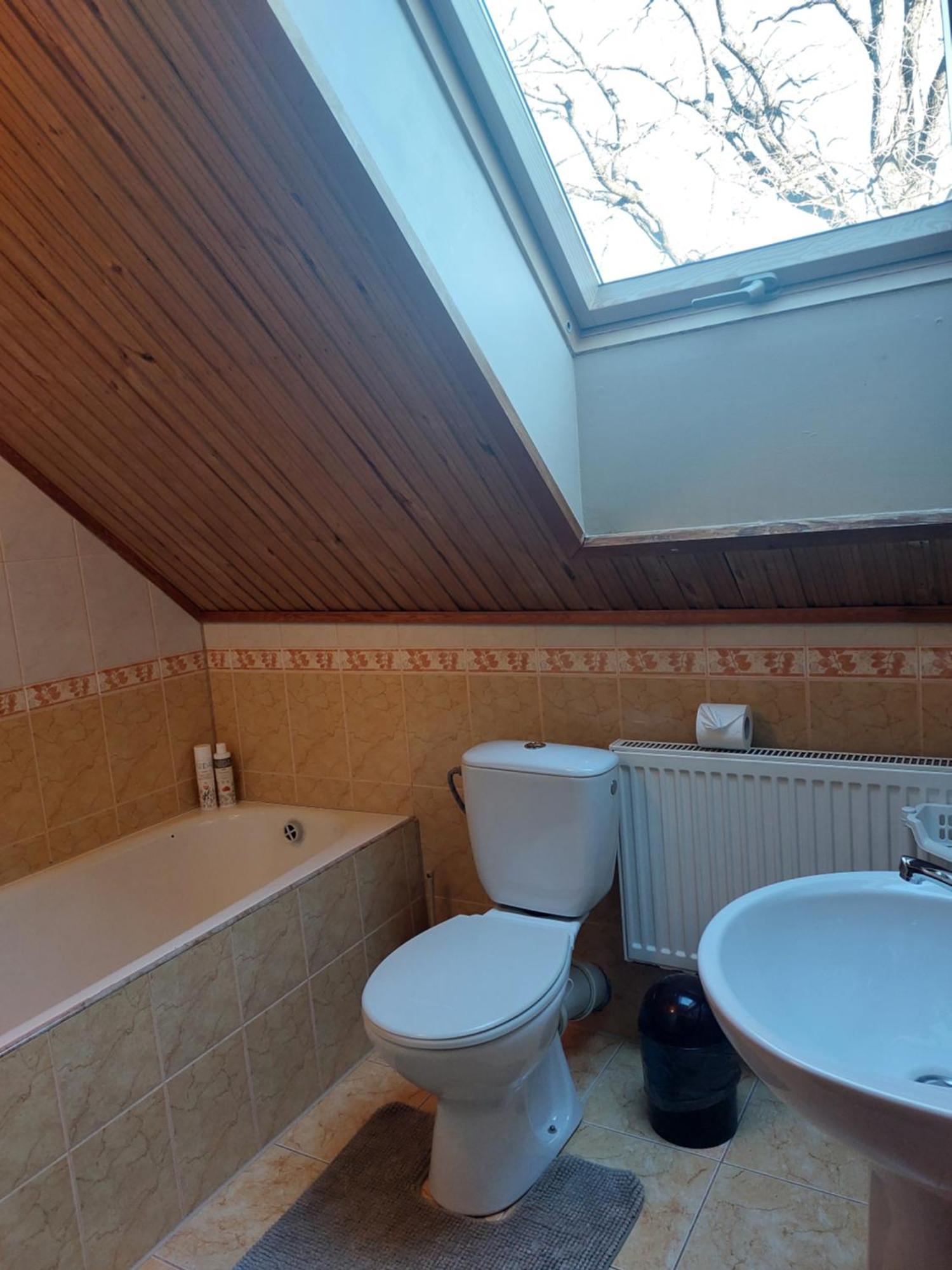 Asmonienes Sveciu Namai "Senoji Mokyklele" Hotel Smalininkai Екстериор снимка