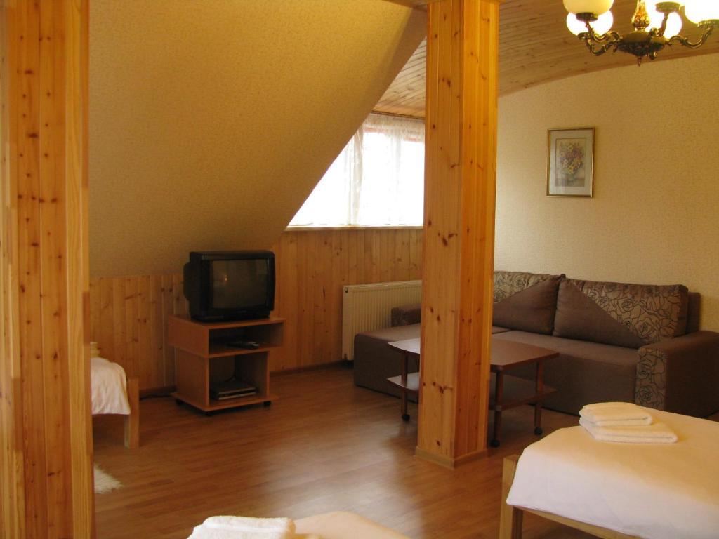 Asmonienes Sveciu Namai "Senoji Mokyklele" Hotel Smalininkai Стая снимка