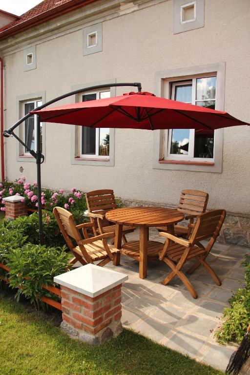 Asmonienes Sveciu Namai "Senoji Mokyklele" Hotel Smalininkai Екстериор снимка